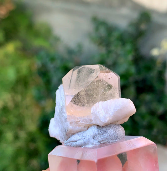 Natural Terminated Topaz Crystal On lbite From Pakistan 23 Gram