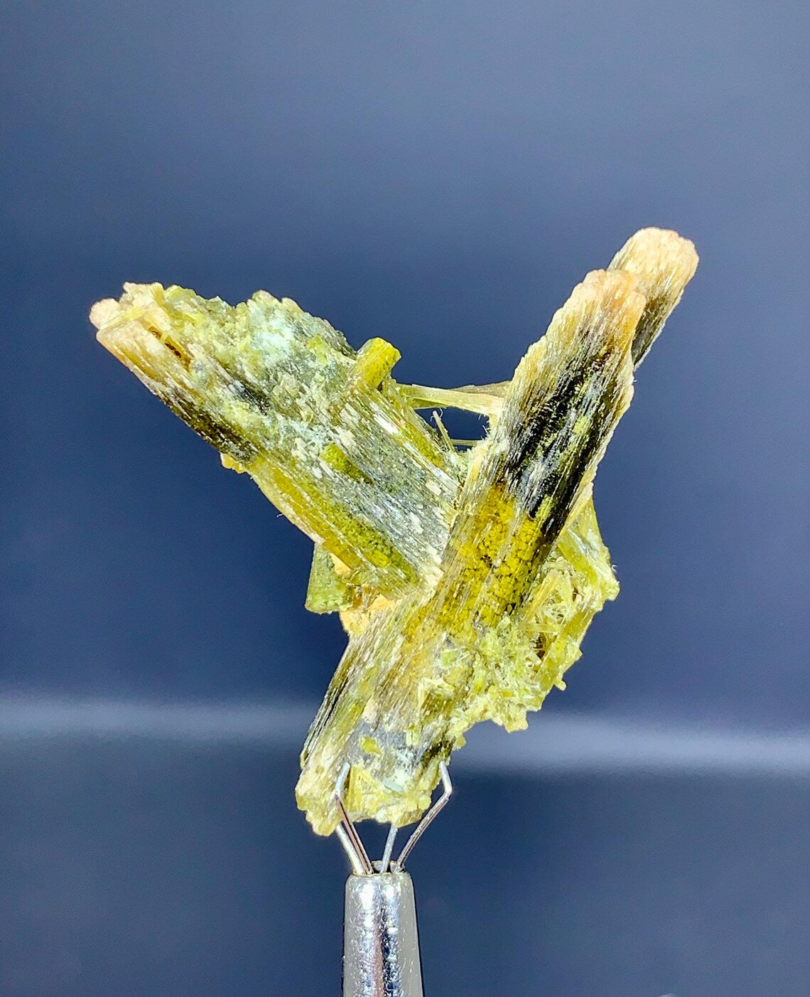 Epidote Crystal from Pakistan - 13.8 grams