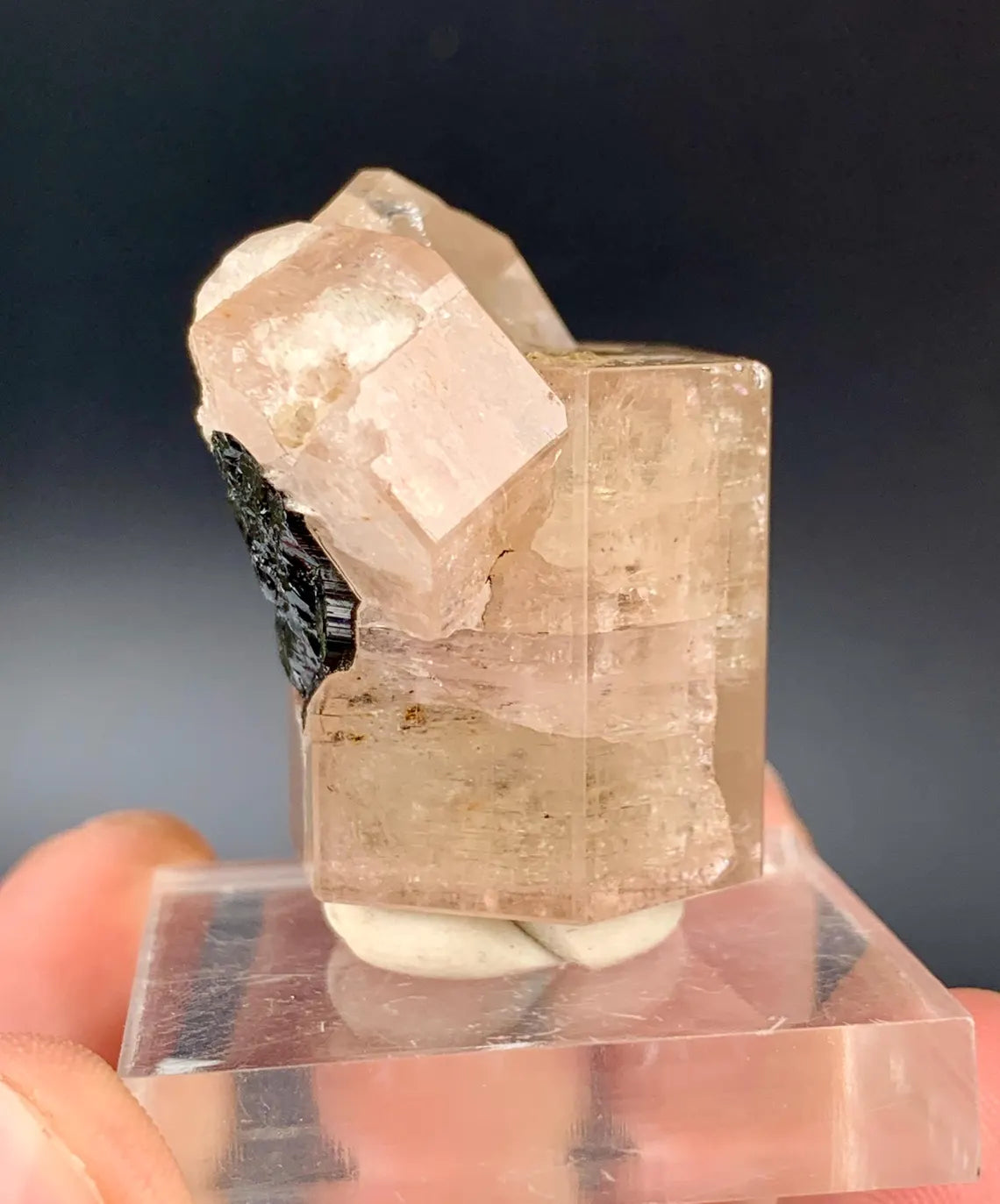 Fluorapatite crystal from Pakistan - 46 gram