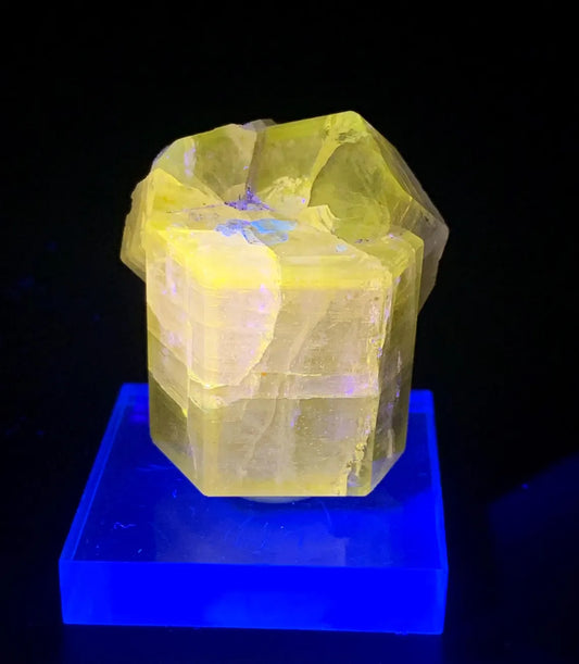 Fluorapatite crystal from Pakistan - 46 gram