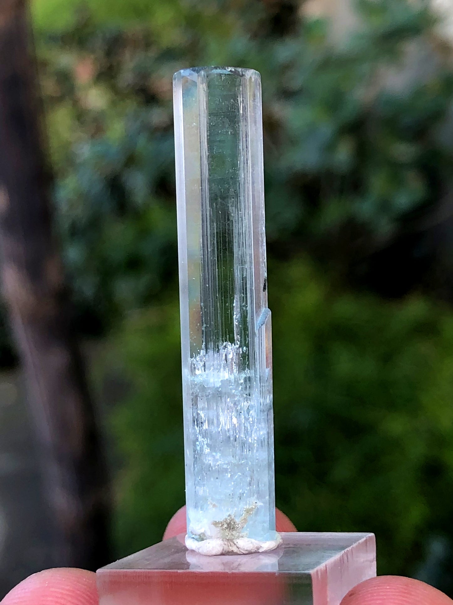 27.40 CTS Transparent Blue Aquamarine Crystal From Pakistan