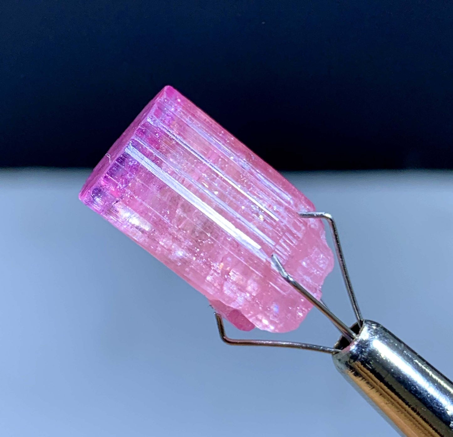 16.65 Carats Fine Quality Pink TOurmaline Crystal From Afghanistan