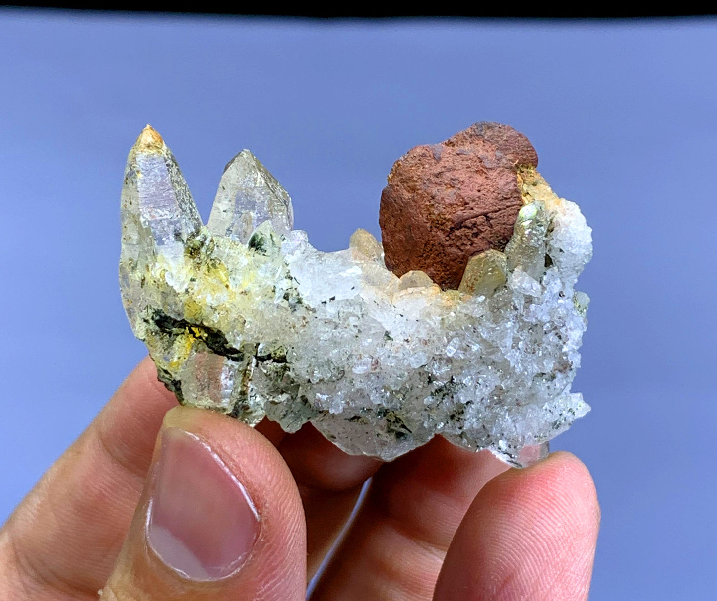 Rare Siderite on Quartz from Pakistan - 28 gram
