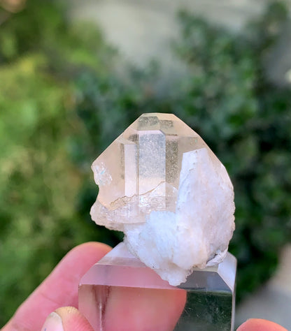Natural Terminated Topaz Crystal On lbite From Pakistan 23 Gram