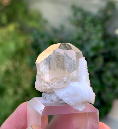 Natural Terminated Topaz Crystal On lbite From Pakistan 23 Gram
