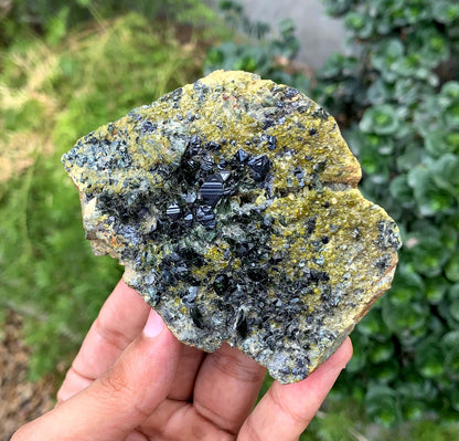 Natural Magnatite Crystal With Diopside And Epidot From Pakistan 327 Gram