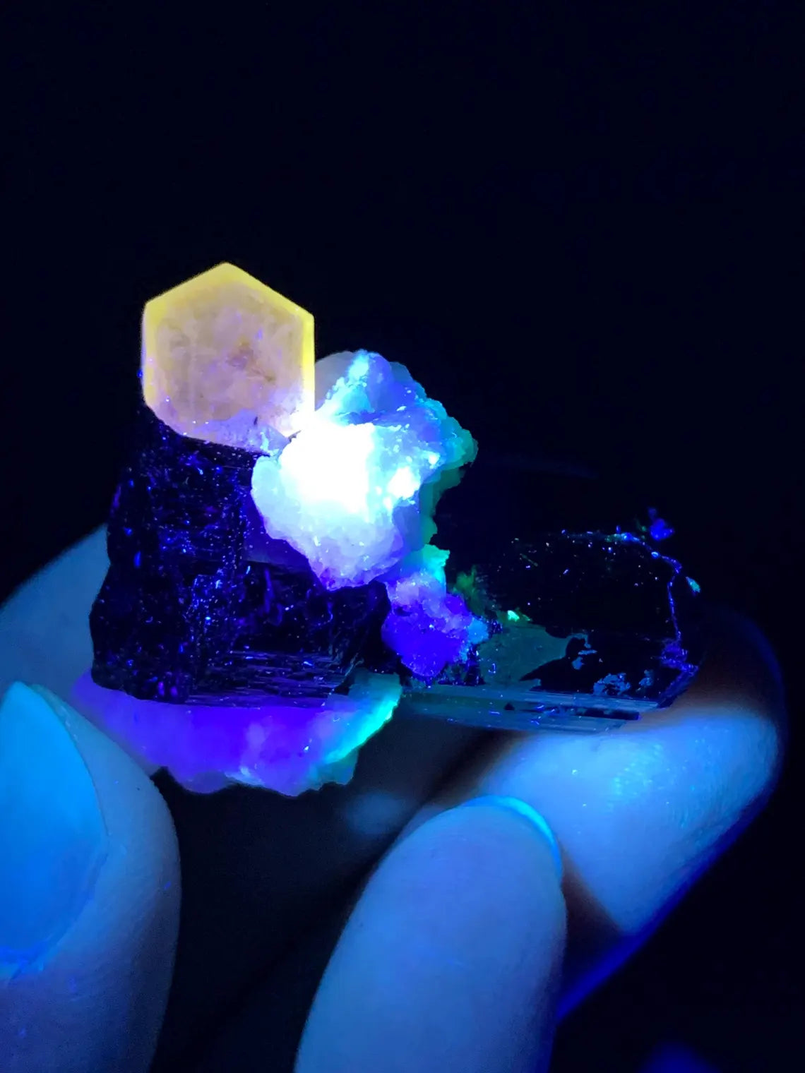 Fluorescent Apatite Combine Black Tourmaline and Albite from Skardu Pakistan - 23 gram