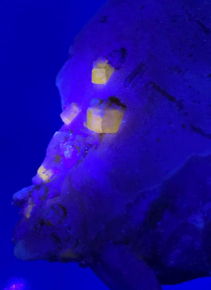 Huge Size Twinned Microcline Feldspar combine Fluorescent Apatite and Quartz Specimen from Pakistan - 2.3 kg