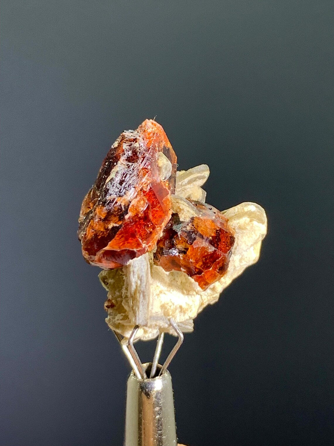 Garnet Crystals with Mica from Pakistan - 25.00 Carats