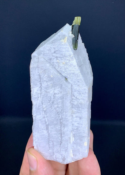 Tourmaline on Feldspar from Pakistan - 89 gram