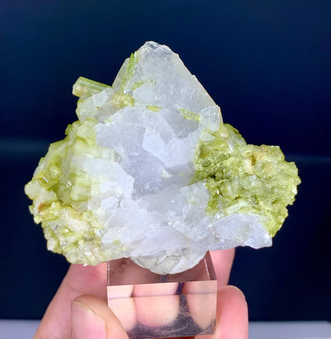 Tourmaline on Quartz from Pakistan - 156 gram