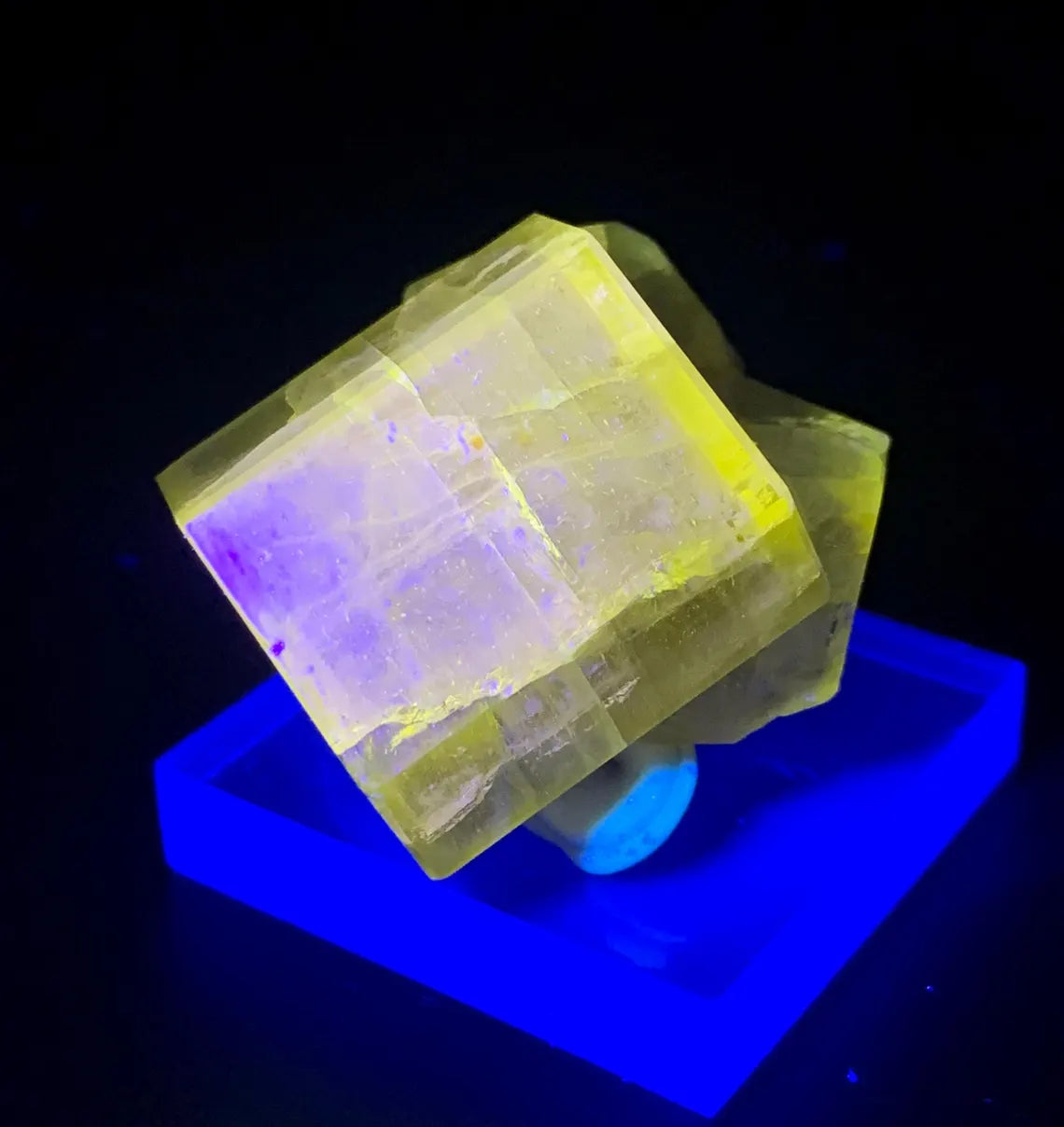 Fluorapatite crystal from Pakistan - 46 gram