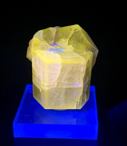 Fluorapatite crystal from Pakistan - 46 gram