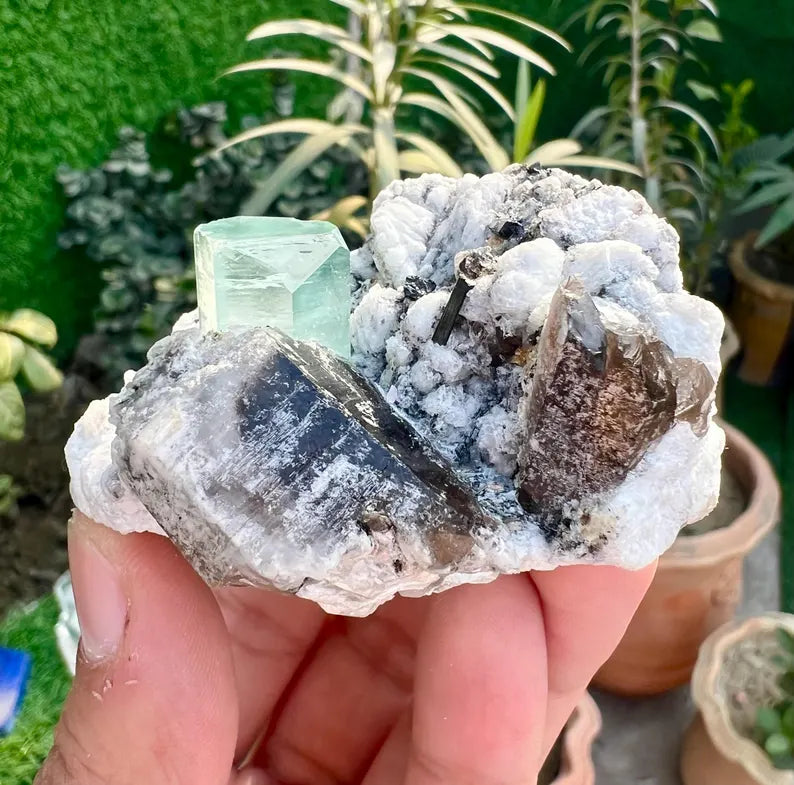 Blue Aquamarine Crystal with QUartz and Albite from Pakistan - 178 Gram