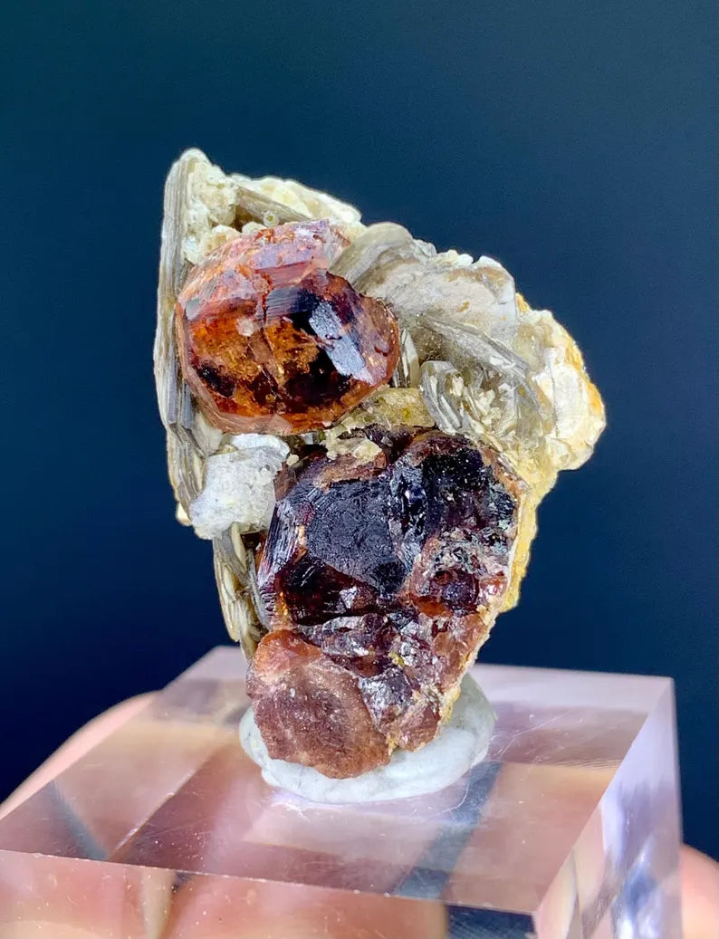 Etched Red Garnet with star mica from Skardu - 10 Gram