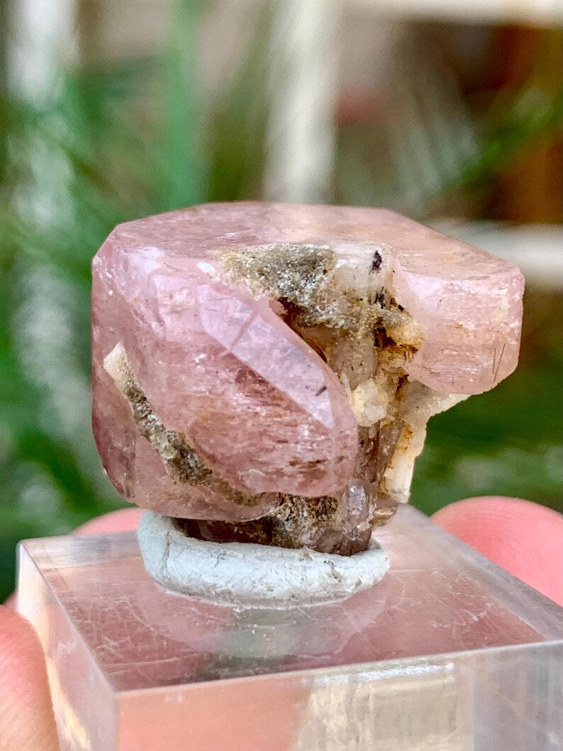 DOuble Terminated FLuorescent Pink Apatite Crsytal from Pakistan - 62.00 Carats