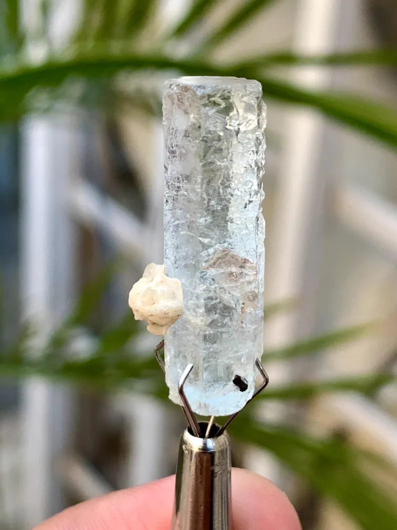 Water Blue Etched Aquamarine Crystal from Skardu Pakistan - 17.50 Carats
