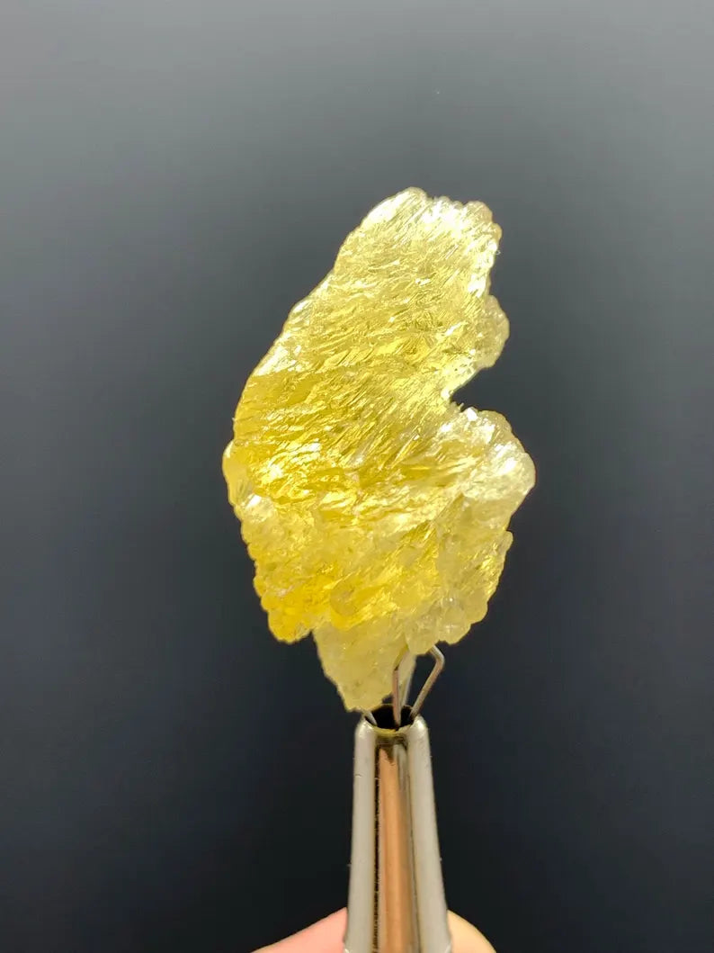 Natural Etched Yellow Heliodor Crystal Mineral from Pakistan - 42.00 Carats