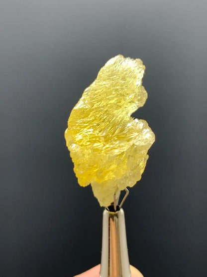 Natural Etched Yellow Heliodor Crystal Mineral from Pakistan - 42.00 Carats