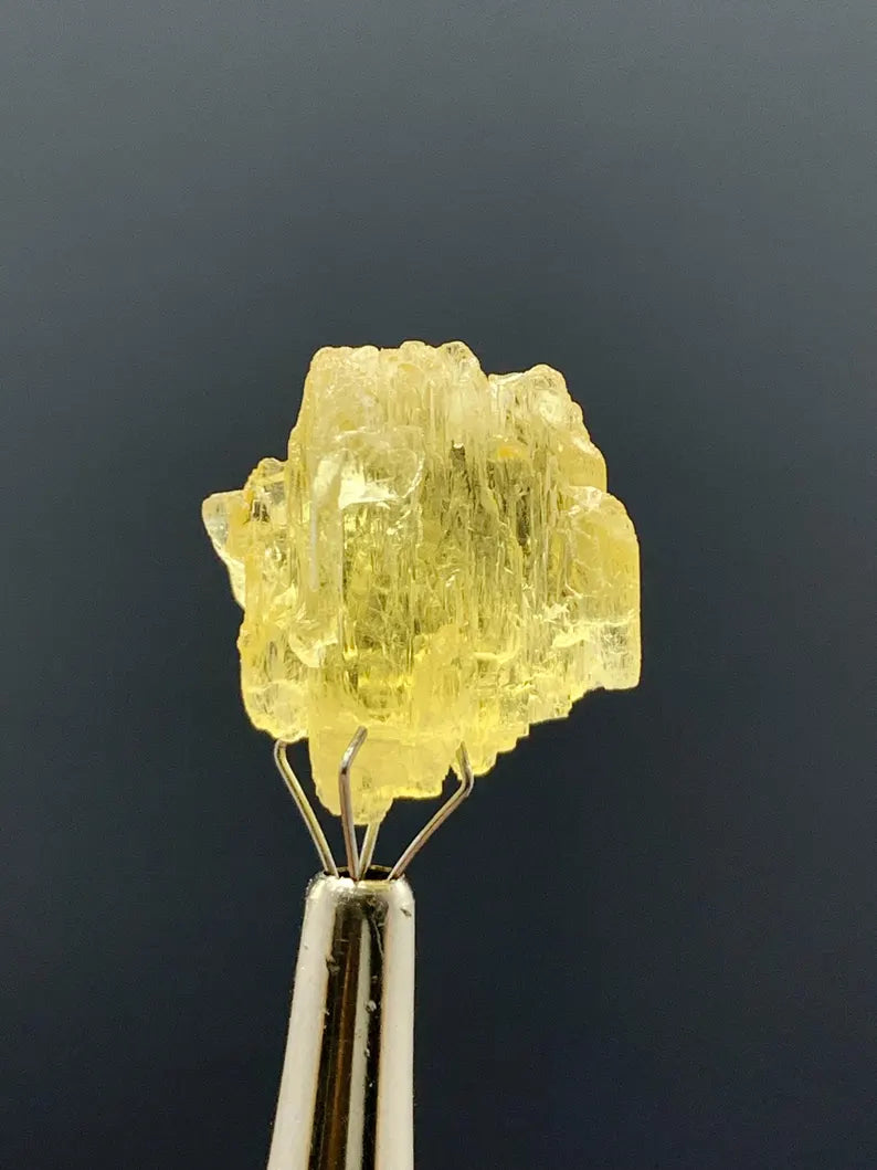 Natural Etched Yellow Heliodor Crystal from PAkistan - 16.50 Carats