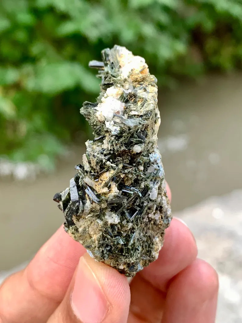 Natural Green Epidot Crystals Cluster on Matrix from Pakistan - 27 Gram