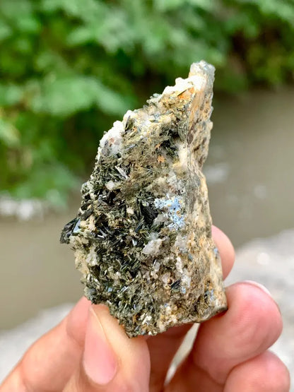 Natural Green Epidot Crystals Cluster on Matrix from Pakistan - 27 Gram