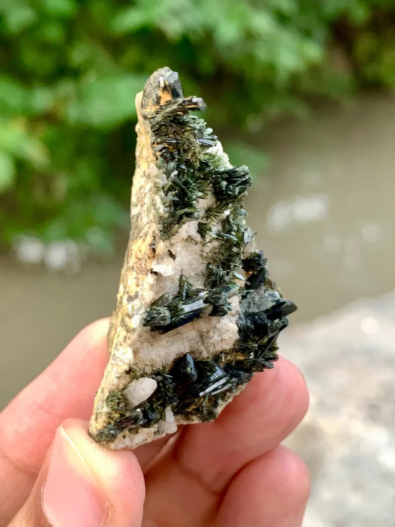 Natural Green Epidot Crystals Cluster on Matrix from Pakistan - 27 Gram