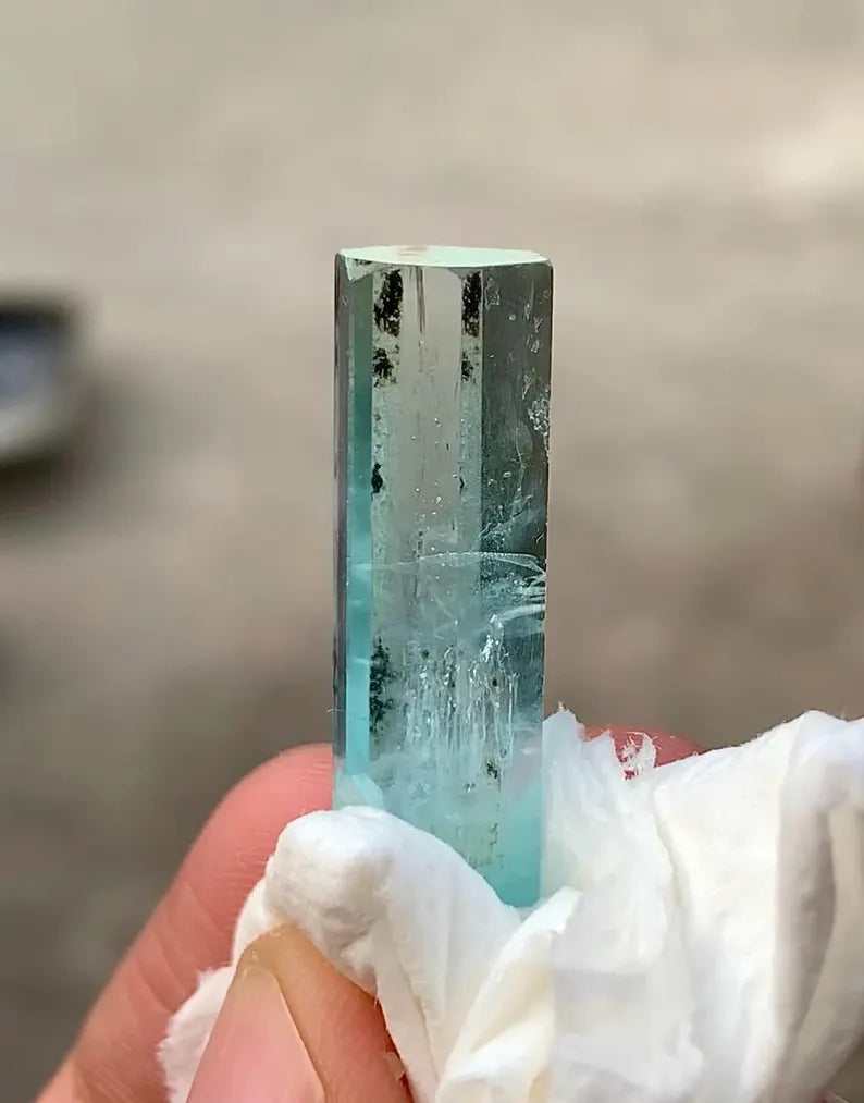 NAtural Transparent Gemmy Blue Aquamarine Crystal from Pakistan - 22.00 Carats