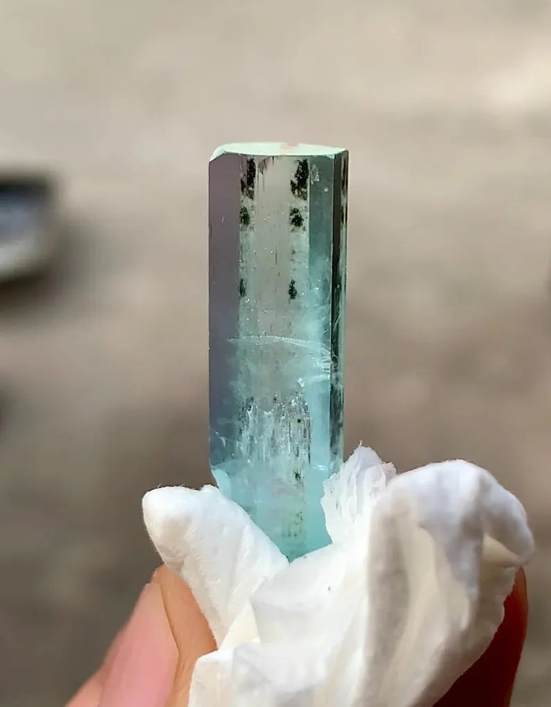 NAtural Transparent Gemmy Blue Aquamarine Crystal from Pakistan - 22.00 Carats