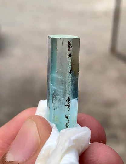 NAtural Transparent Gemmy Blue Aquamarine Crystal from Pakistan - 22.00 Carats