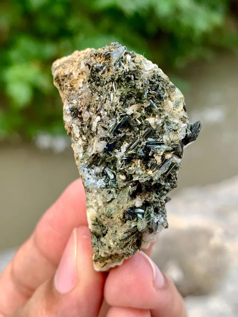 Natural Green Epidot Crystals Cluster on Matrix from Pakistan - 27 Gram