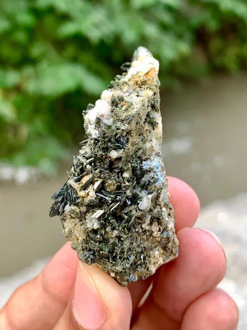 Natural Green Epidot Crystals Cluster on Matrix from Pakistan - 27 Gram