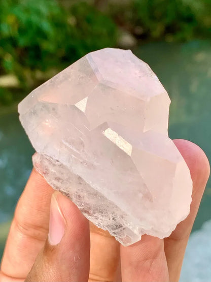 Natural terminated Pink Morganite Crystal from Afghanistan - 80 Gram