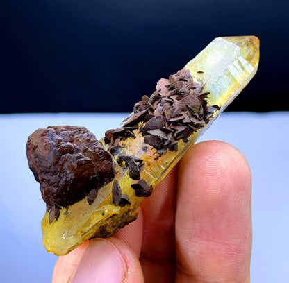 Rare Siderite on Yellow Quartz from Skardu Pakistan - 18 gram