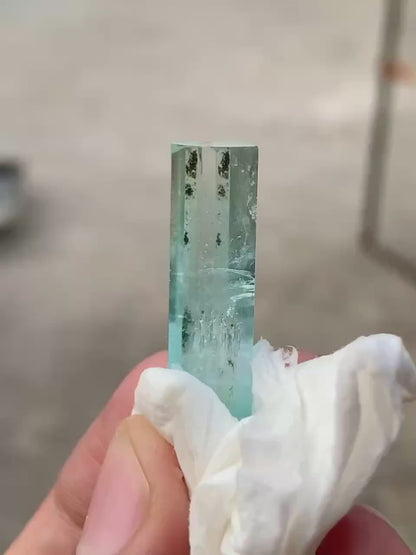 NAtural Transparent Gemmy Blue Aquamarine Crystal from Pakistan - 22.00 Carats
